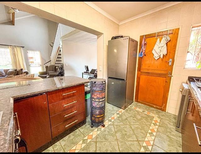 2 BEDROOM TOWNHOUSE FOR SALE IN BASSONIA